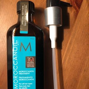 Moroccan Oil 3.4 fl oz BRAND new! With pump.
